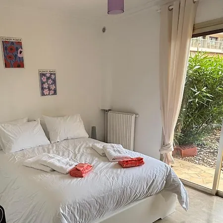 Le Grand Jardin D'azur - - 130 M2 Jardin, Piscine, Parking - 6-8 Personnes *